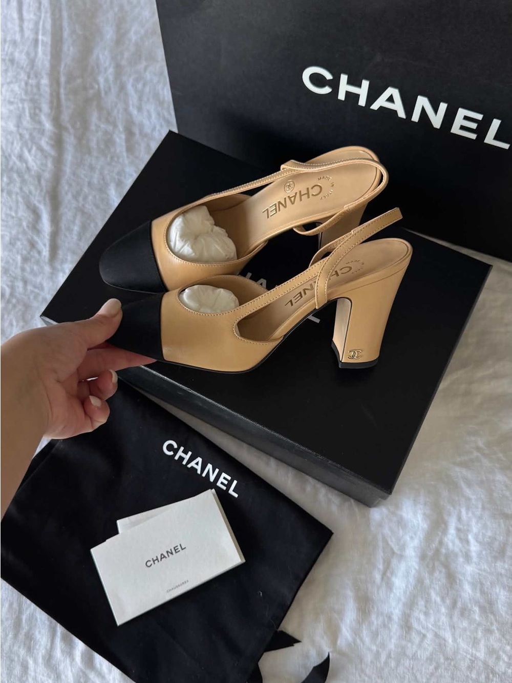 CHANEL Two-Tone Slingback Pumps in Beige and Black - Picture 3 of 3